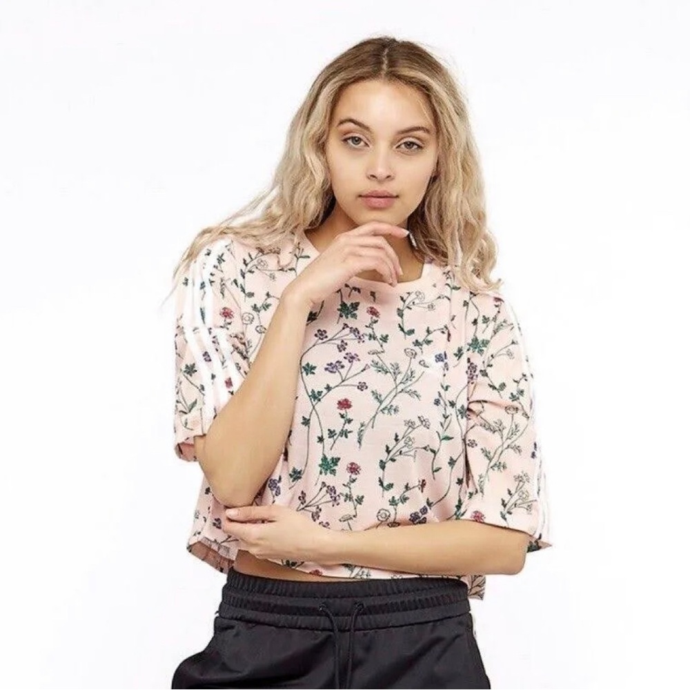Adidas floral, athletic top cropped
